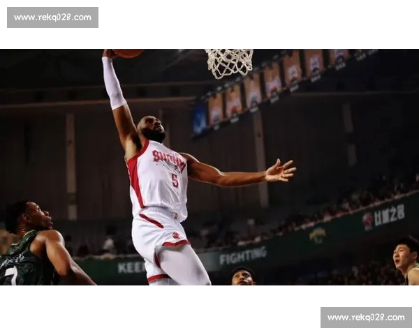 高清篮球直播全程无延迟精彩呈现尽享每一场激烈对决 - 副本 (6) - 副本 - 副本 - 副本 - 副本